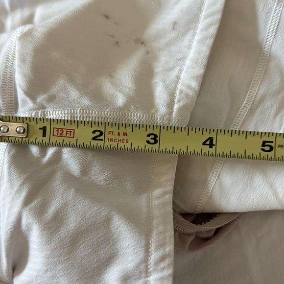 Lululemon Speed Up Shorts 4” High rise - Picture 6 of 6